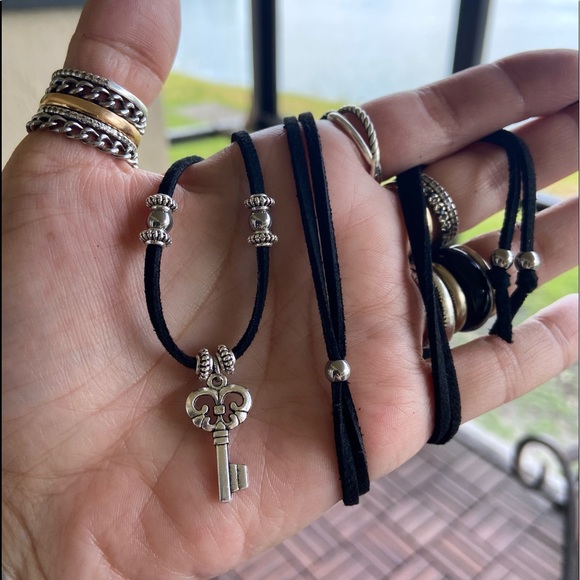 π΄ SALE ! red dot items are 2 for $25 . Bundle more than 3 and its $10 each π - Picture 4 of 8